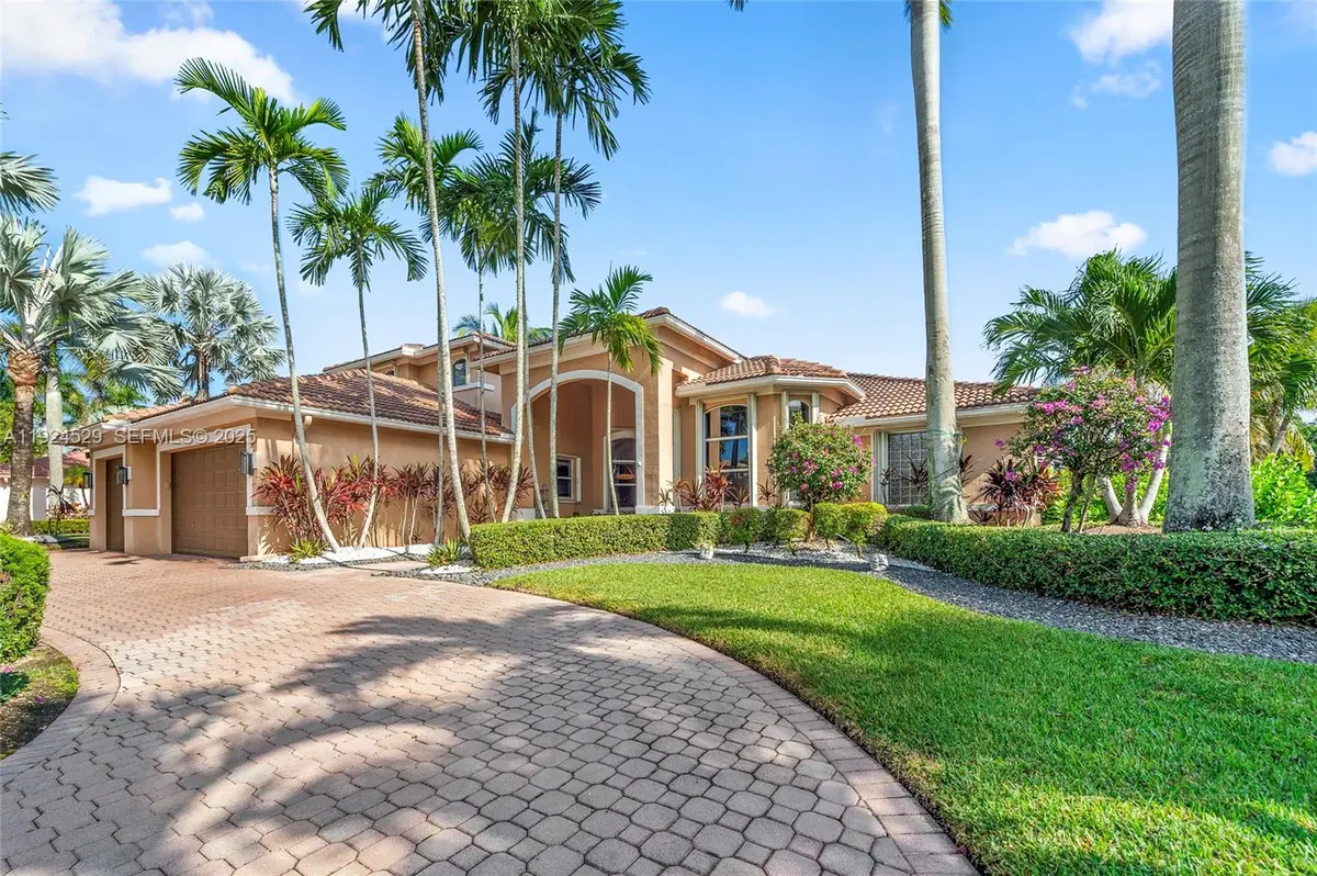 1470 Victoria Isle Dr, Weston, FL 33327 - Image #1