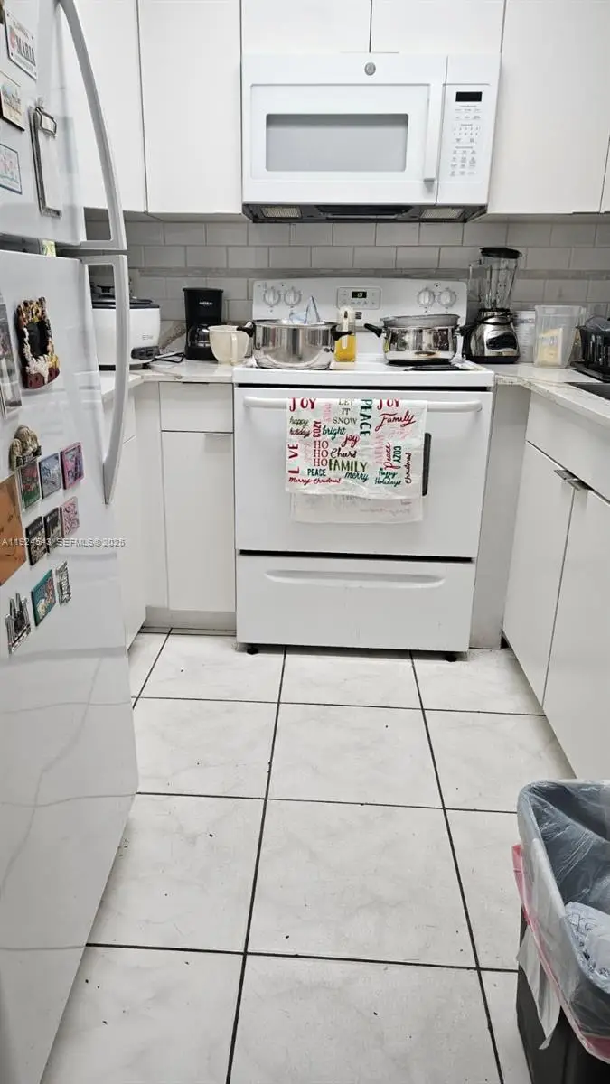 1471 W 43rd Pl #302, Hialeah, FL 33012 - Image #2