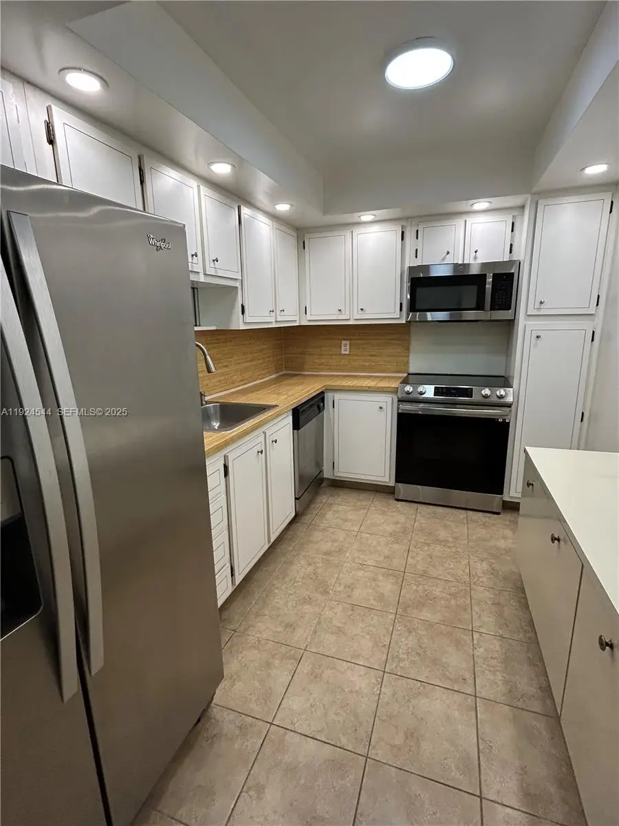 1100 Saint Charles Pl #308, Pembroke Pines, FL 33026 - Image #2