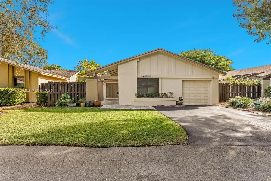 11525 SW 135th Ct, Miami, FL 33186 - Image #2