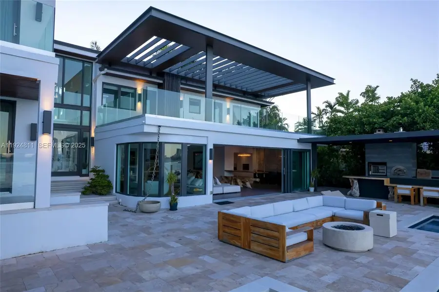 327 E Rivo Alto Dr, Miami Beach, FL 33139 - Image #3