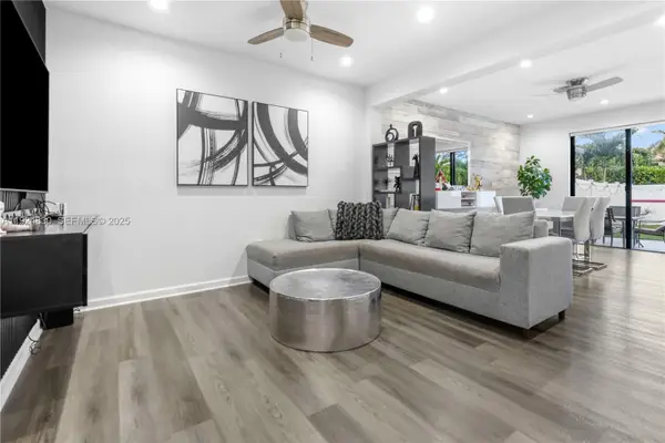 3337 W 91st Ter, Hialeah, FL 33018