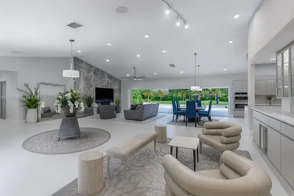 17873 W Fieldbrook Cir W, Boca Raton, FL 33496