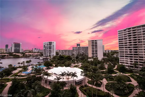 2500 Parkview Dr #1207, Hallandale Beach, FL 33009