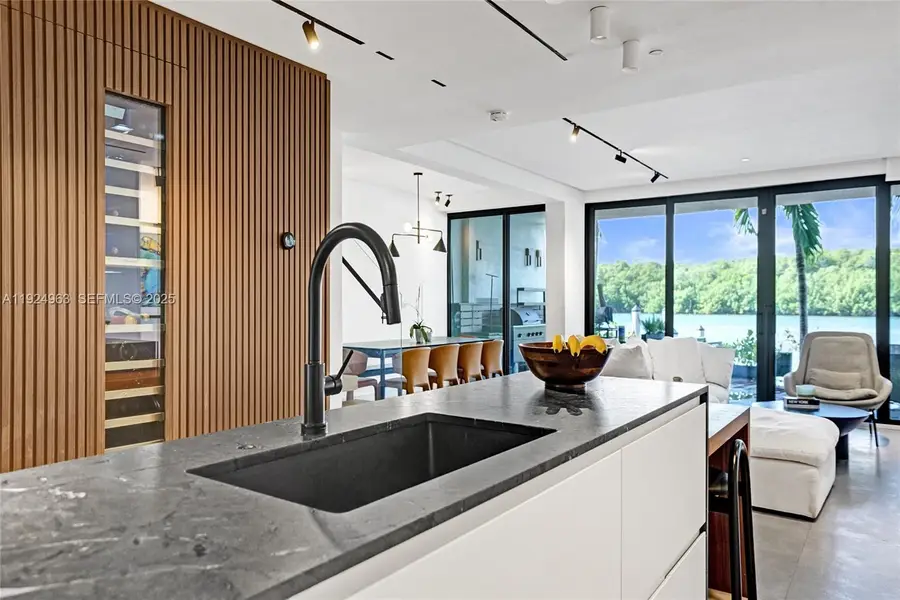 449 Poinciana Island Dr #1512, Sunny Isles Beach, FL 33160 - Image #2