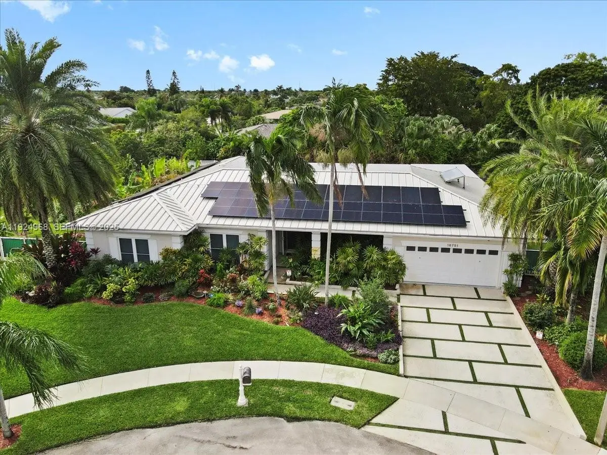 16751 Waters Edge Dr, Weston, FL 33326 - Image #1