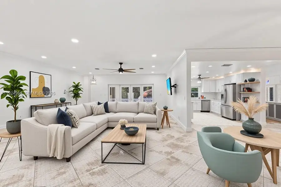 16751 Waters Edge Dr, Weston, FL 33326 - Image #3