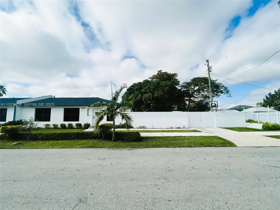 10305 SW 183rd St, Miami, FL 33157 - Image #2