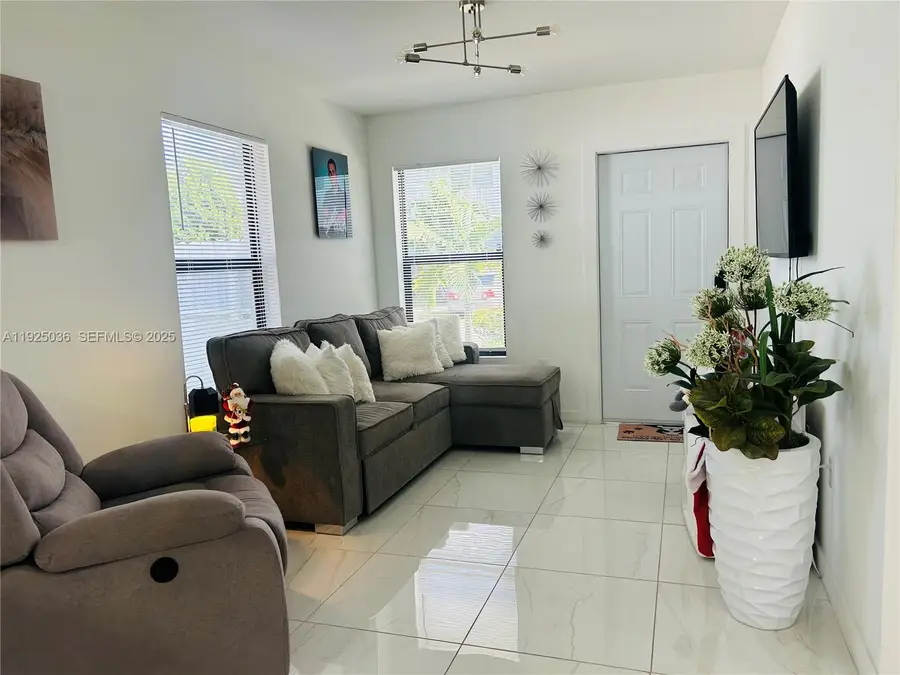 10305 SW 183rd St, Miami, FL 33157 - Image #3