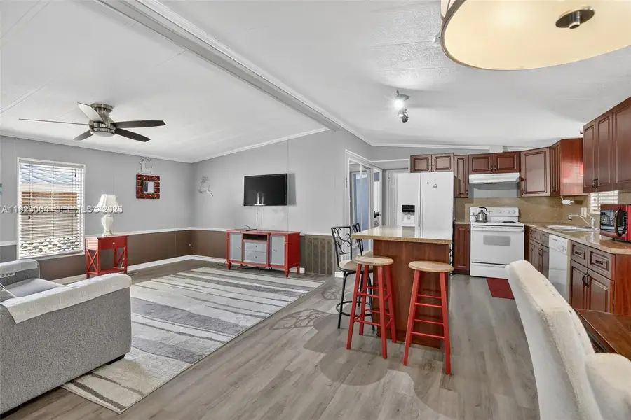 3024 SW 52nd St, Dania Beach, FL 33312 - Image #2