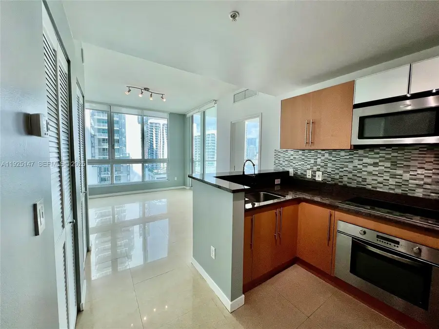 300 S Biscayne Blvd #3011, Miami, FL 33131 - Image #2