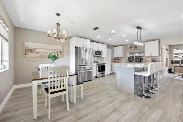 8831 NW 11th St, Pembroke Pines, FL 33024