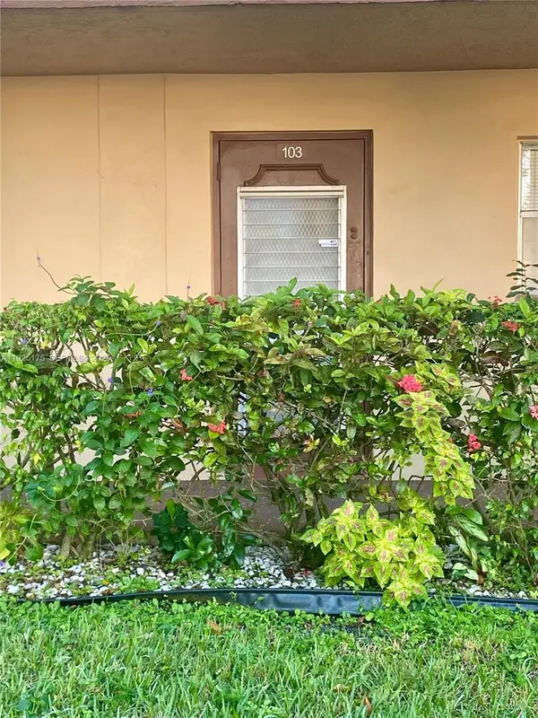 9261 Sunrise Lakes Blvd #103, Sunrise, FL 33322