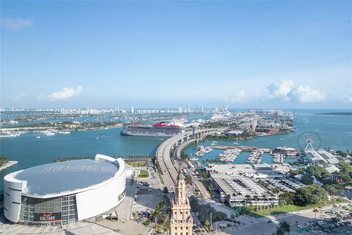 601 NE 1st Av #3401, Miami, FL 33132 - Image #1