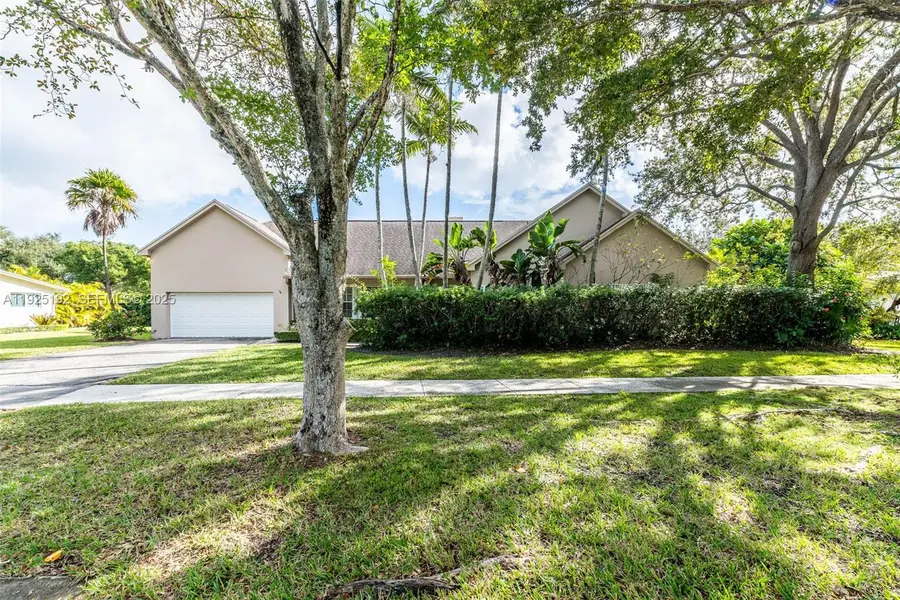 14901 SW 82nd Ave, Palmetto Bay, FL 33158 - Image #2