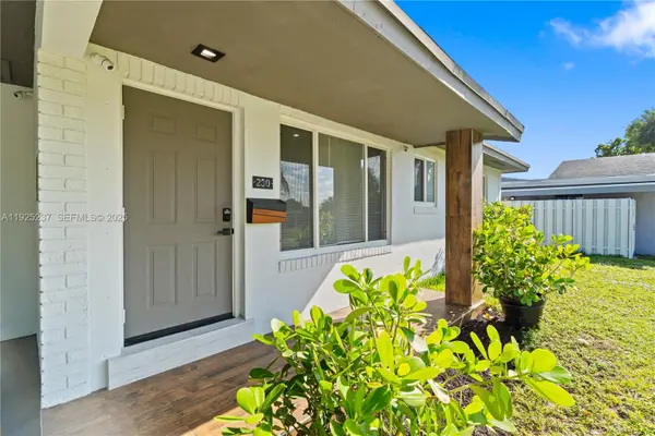 230 SW 29th Ave, Fort Lauderdale, FL 33312