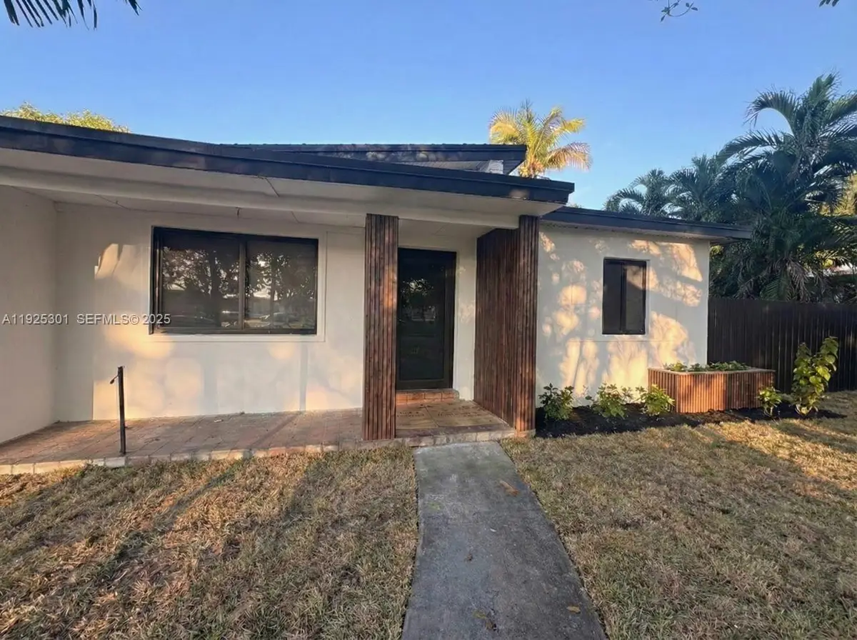 3 Ronald Rd, West Park, FL 33023 - Image #1