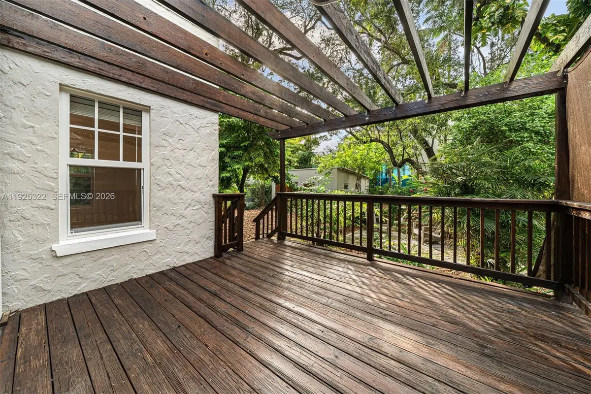 828 NW 9th Ave, Miami, FL 33136 - Image #1