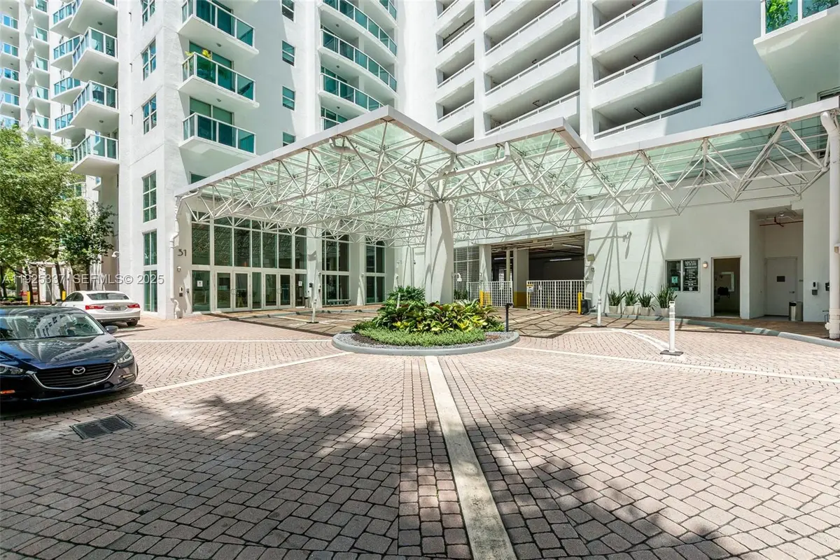 41 SE 5th St #2314, Miami, FL 33131 - Image #1