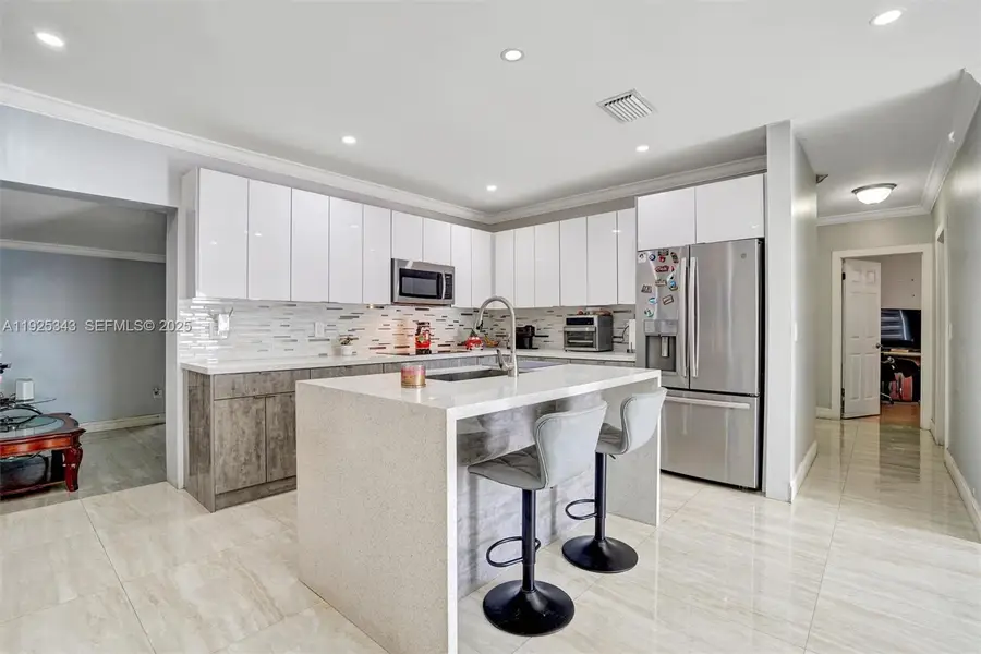 631 E 53rd St, Hialeah, FL 33013 - Image #3