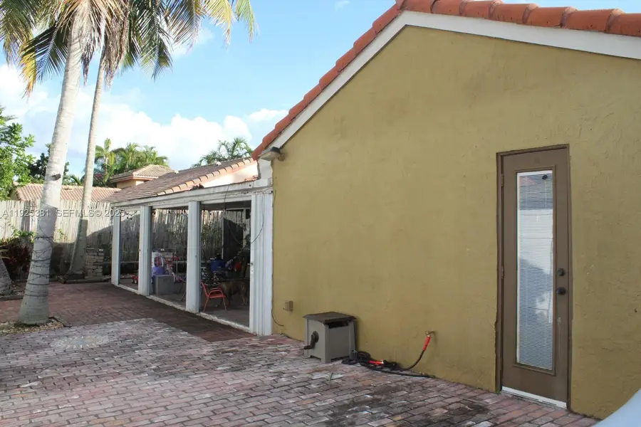 18801 NW 5th St, Pembroke Pines, FL 33029 - Image #2