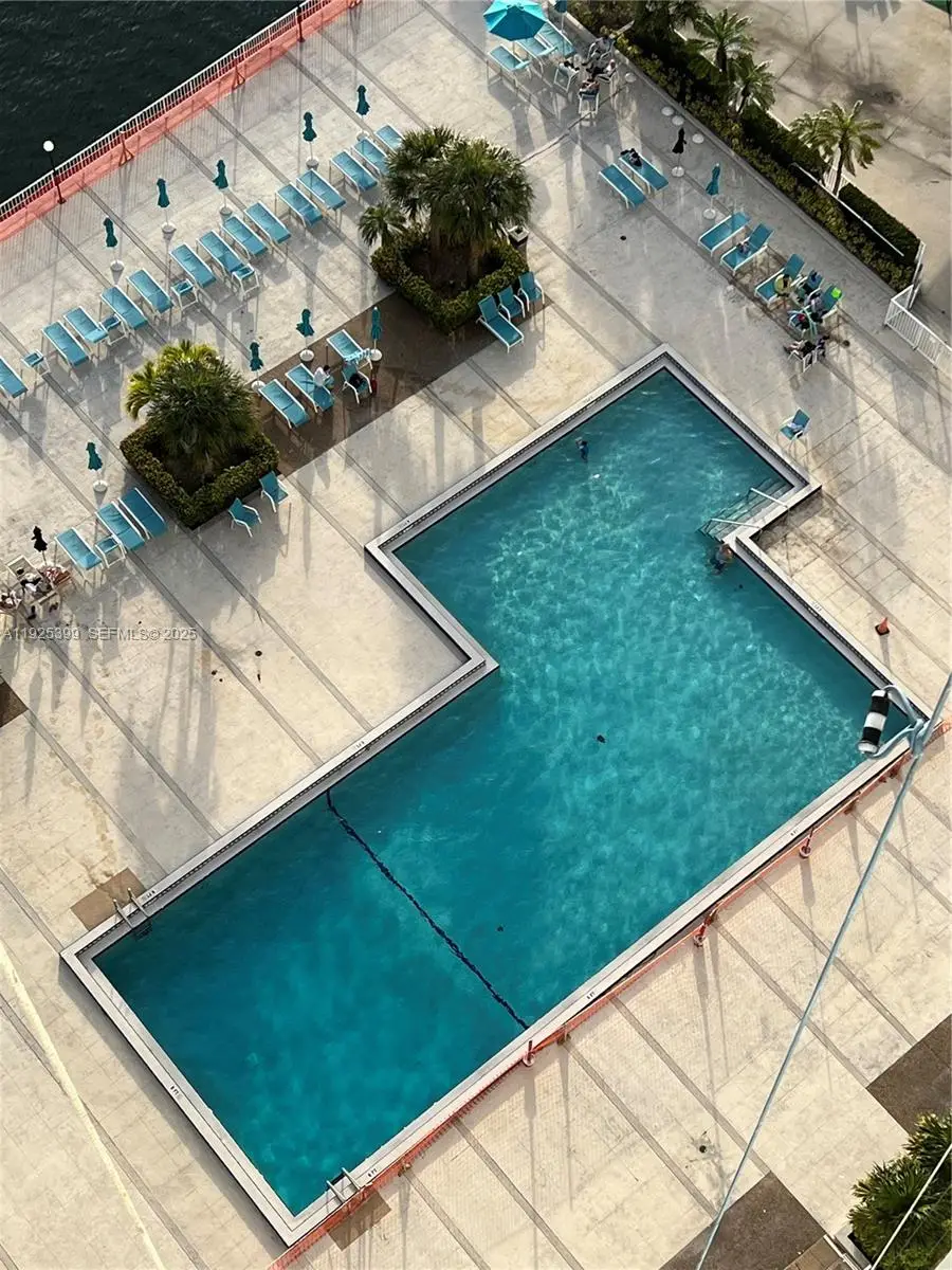 300 SE Bayview Dr #2114, Sunny Isles Beach, FL 33160 - Image #2