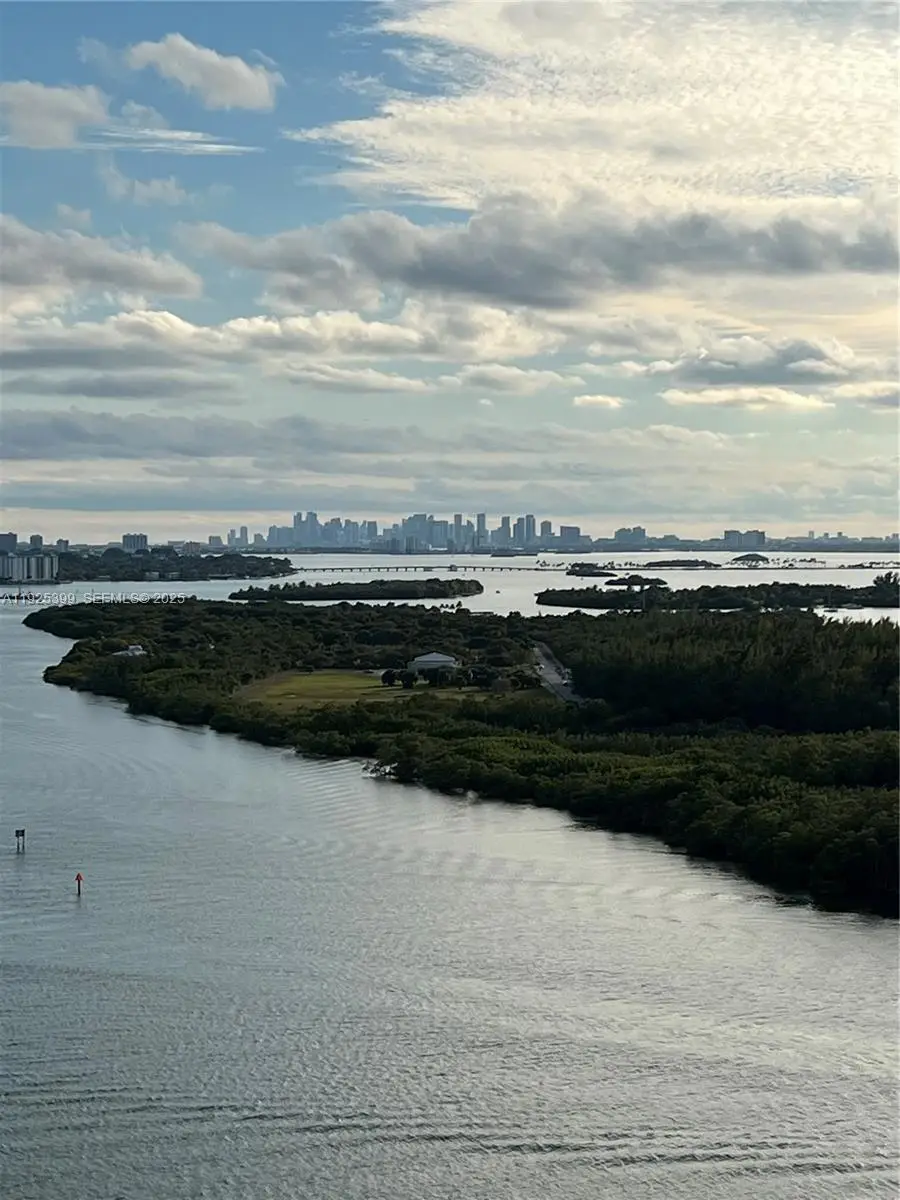 300 SE Bayview Dr #2114, Sunny Isles Beach, FL 33160 - Image #3