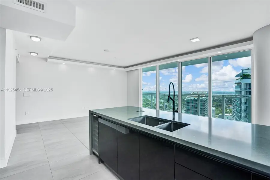 1080 Brickell Ave #4109, Miami, FL 33131 - Image #2