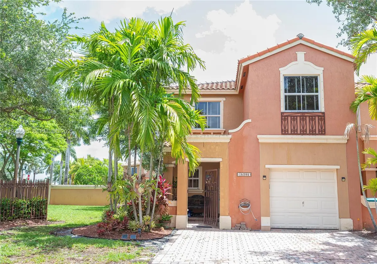 15285 SW 30th Ter, Miami, FL 33185 - Image #1