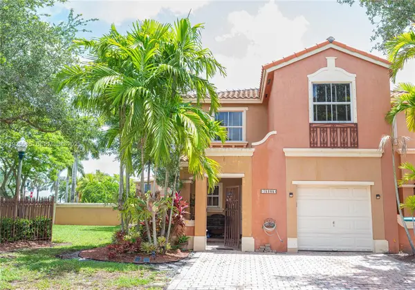 15285 SW 30th Ter, Miami, FL 33185