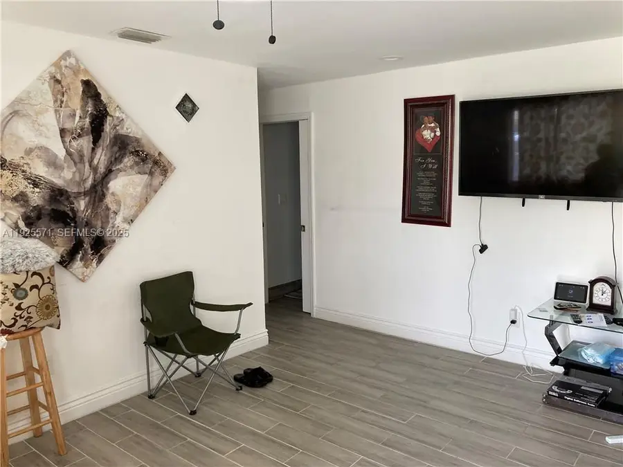 2440 NW 31st Ave, Fort Lauderdale, FL 33311 - Image #3