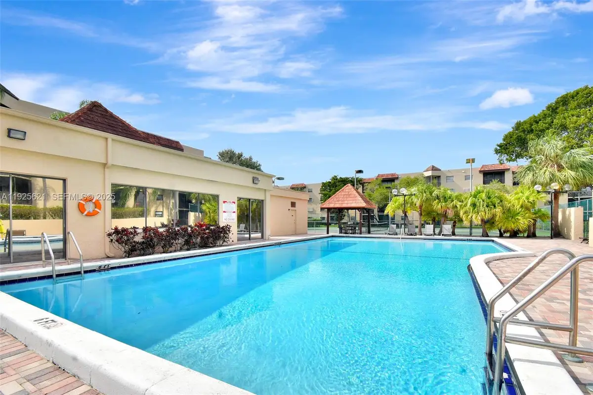 10501 W Broward Blvd #304, Plantation, FL 33324 - Image #1