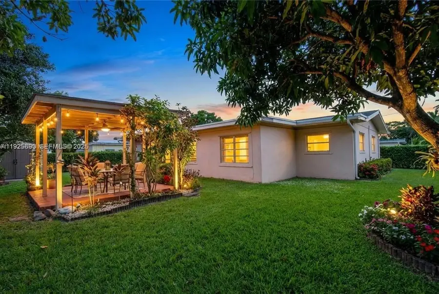 1140 NE 204th St, Miami, FL 33179 - Image #3