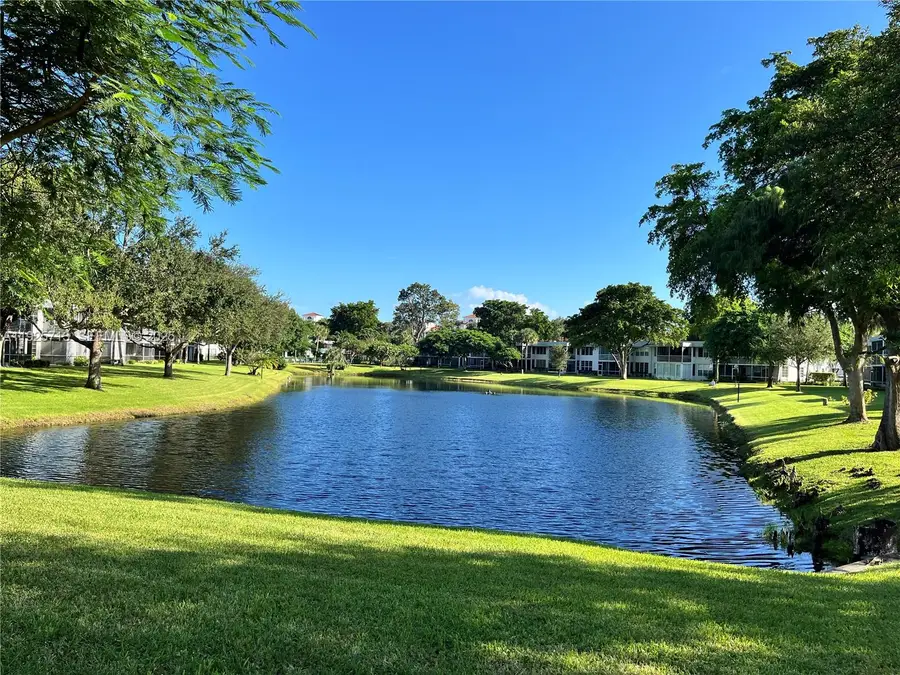 4280 Oaks Ter #203, Pompano Beach, FL 33069 - Image #2