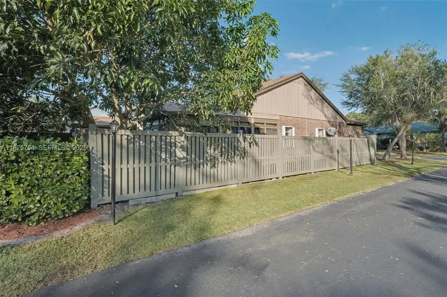 6569 Windsor Dr, Parkland, FL 33067 - Image #2
