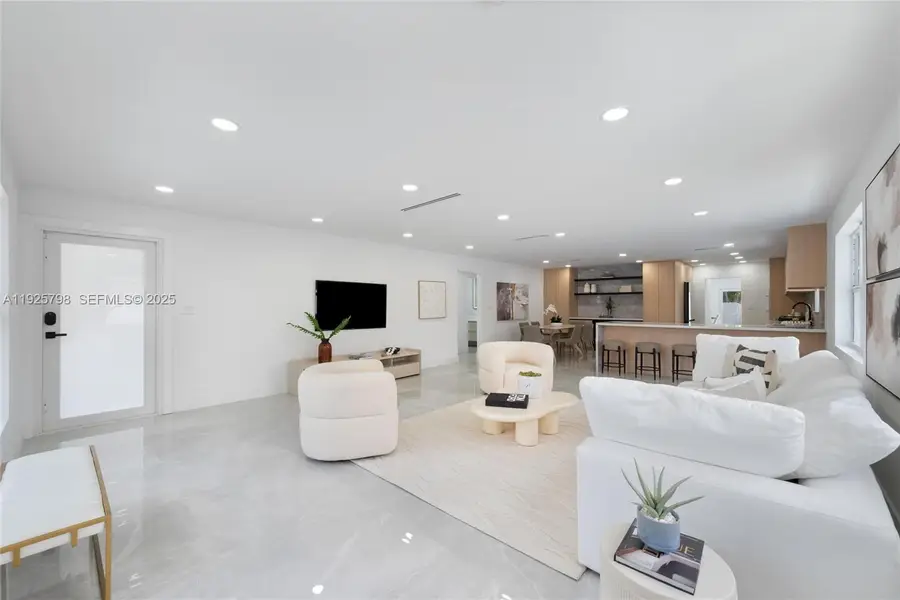 1218 Lincoln St, Hollywood, FL 33019 - Image #3