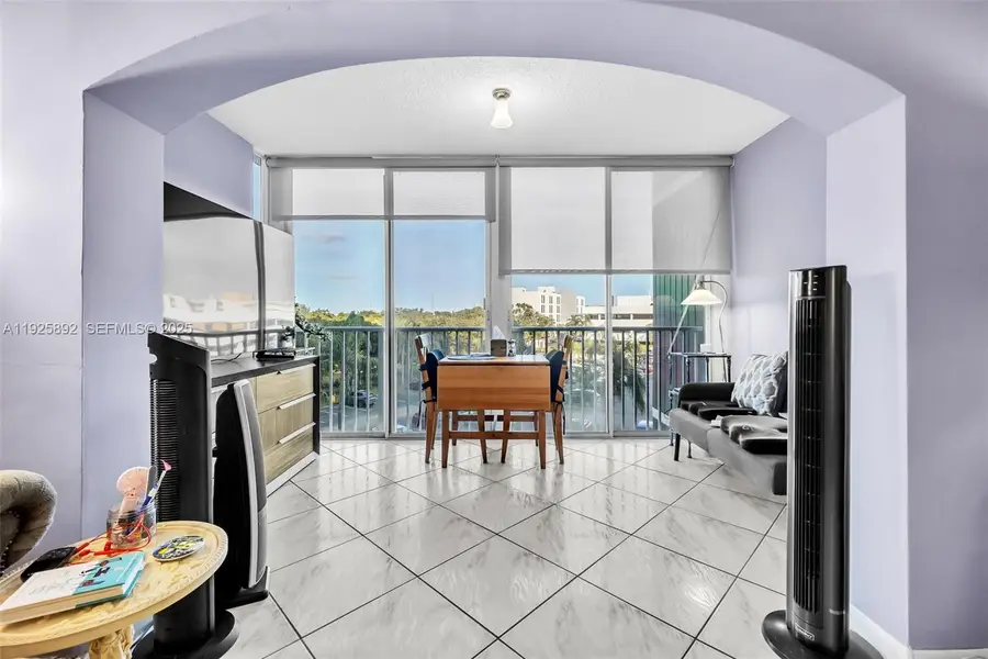 3850 Washington St #409, Hollywood, FL 33021 - Image #3