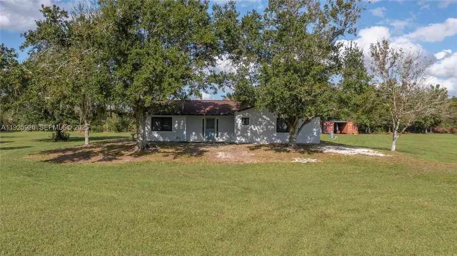 64 Clarice Ct, Venus, FL 33960 - Image #2