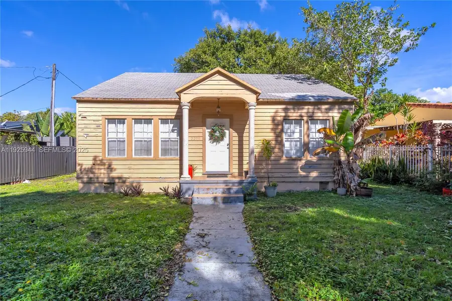 2271 SW 11th St, Miami, FL 33135 - Image #2