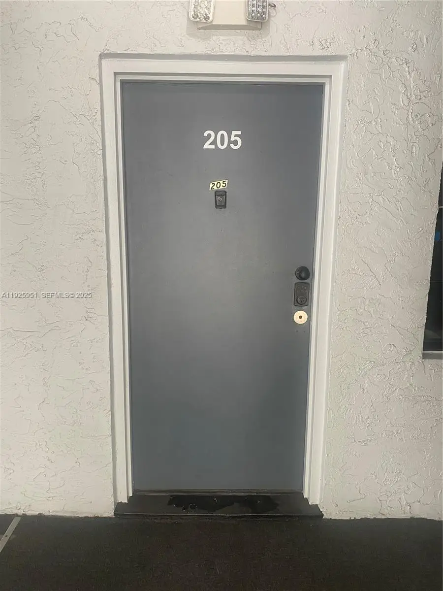 13500 NE 3rd Ct #205, North Miami, FL 33161 - Image #2