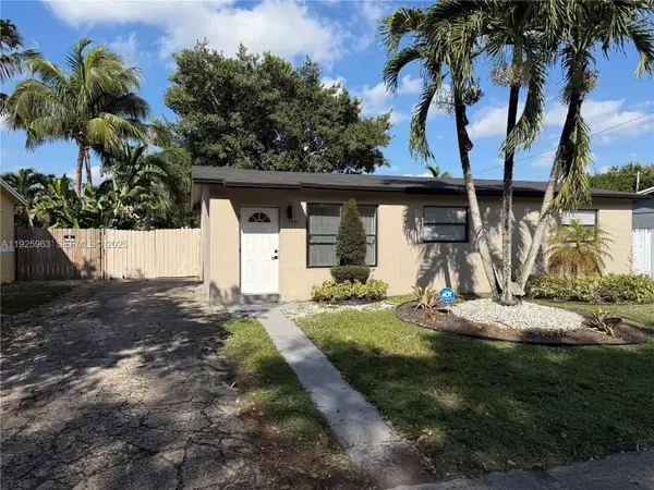 7951 NW 30th St, Davie, FL 33024