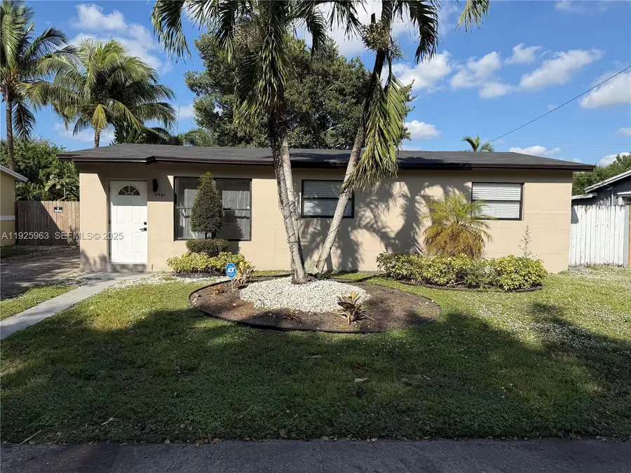7951 NW 30th St, Davie, FL 33024 - Image #2