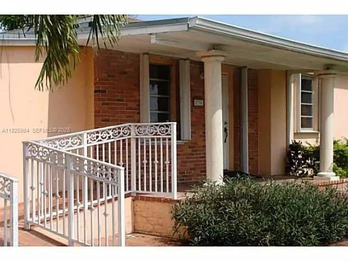 2735 SW 77th Ct, Miami, FL 33155 - Image #1