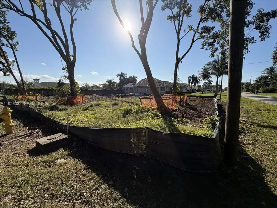 2830 NW 118th Ave, Plantation, FL 33323 - Image #3