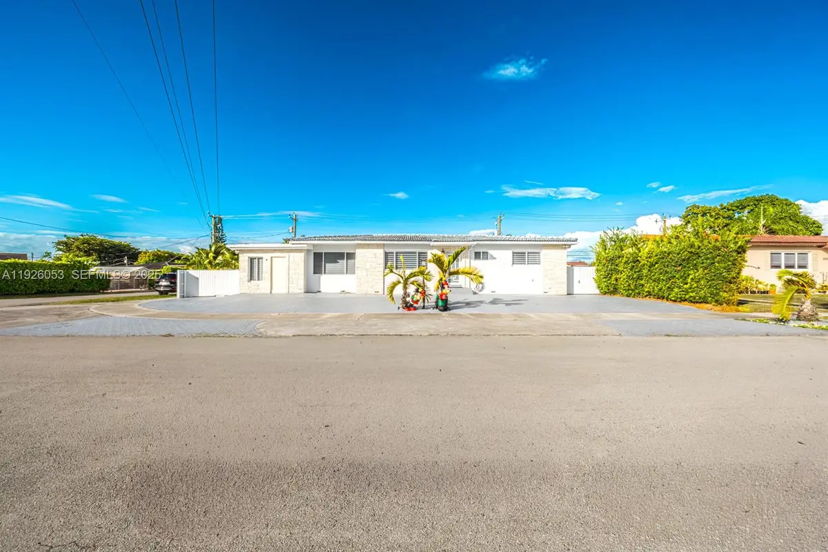 9365 SW 44th St, Miami, FL 33165 - #1