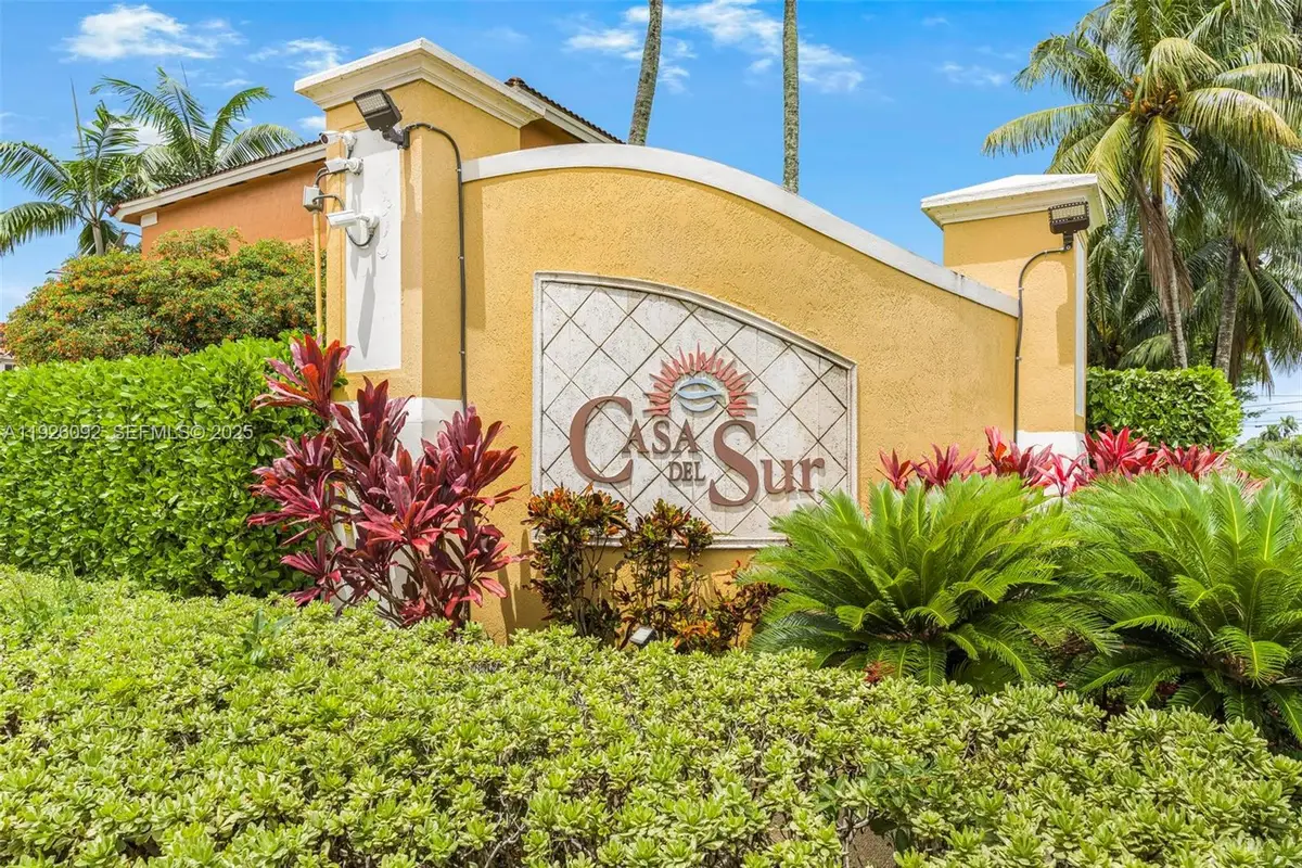 755 E Mowry Ct, Homestead, FL 33030 - Image #1