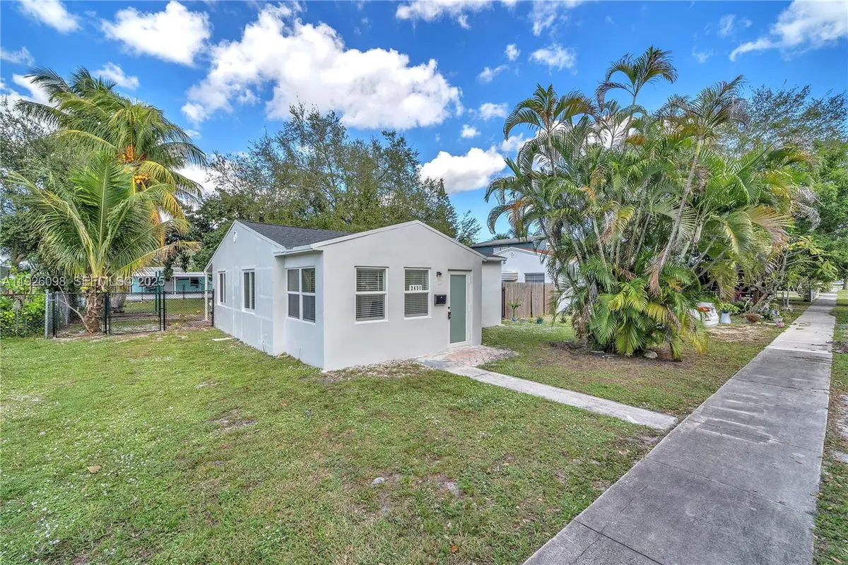 2431 Coolidge St, Hollywood, FL 33020 - Image #1