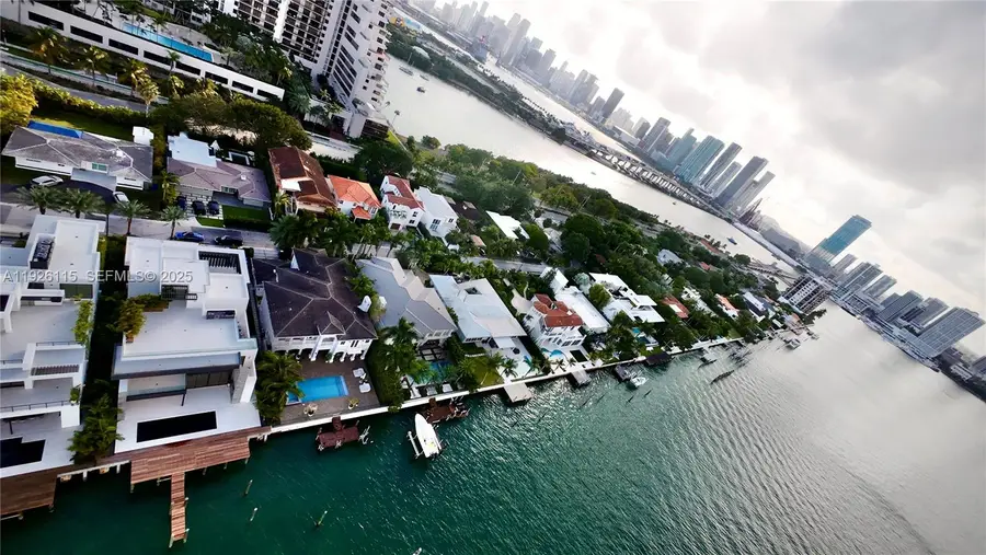 1041 N Venetian Dr, Miami, FL 33139 - Image #2