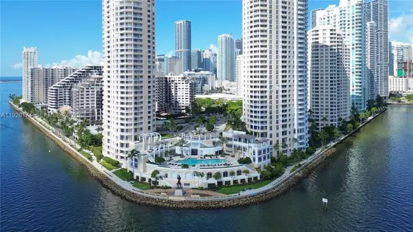 848 Brickell Key Dr #306, Miami, FL 33131