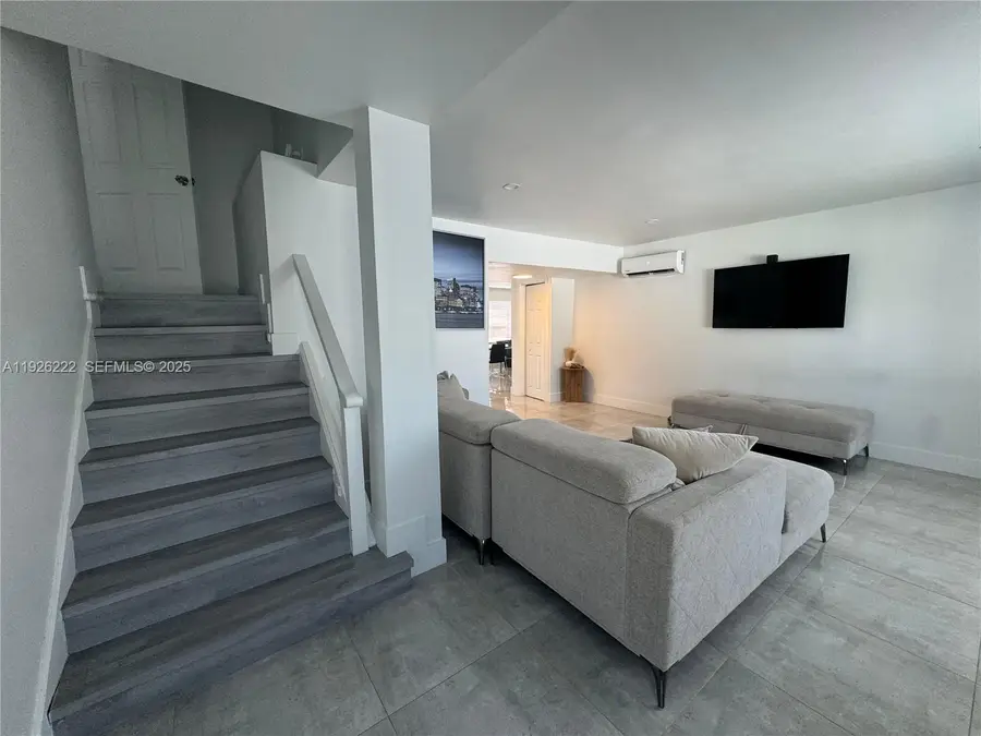 1904 SW 28th St, Fort Lauderdale, FL 33315 - Image #3